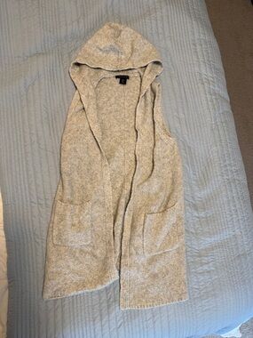 Tahari Beige Hooded Sleeveless Cardigan Vest
